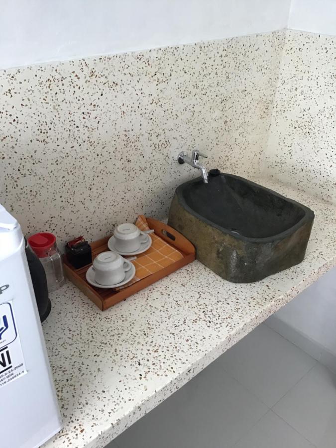 Uluwatu Villa Iris Homestay מראה חיצוני תמונה