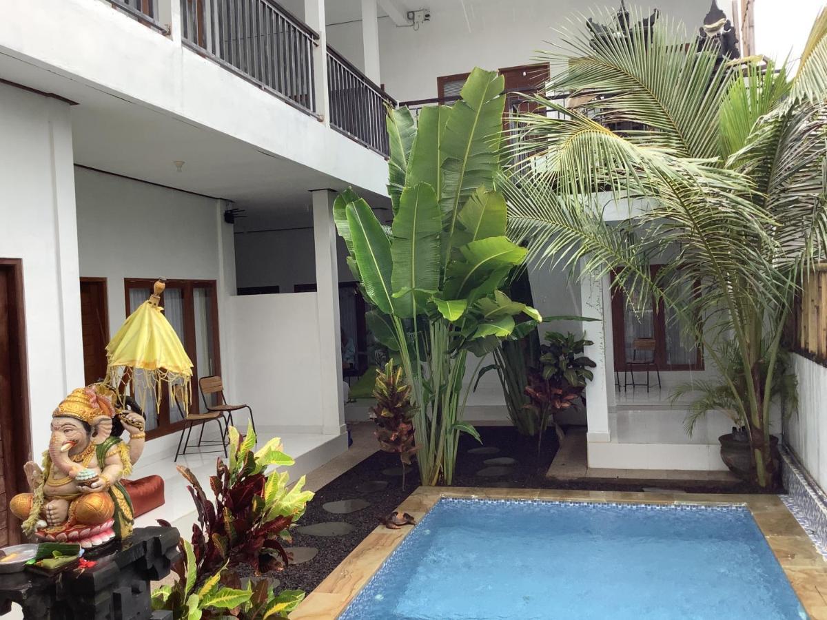 Uluwatu Villa Iris Homestay מראה חיצוני תמונה